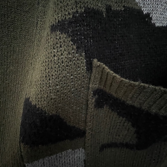 Camouflage Open-Front Women Sweater - Picture 5 of 8